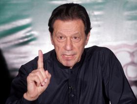 باكستان.. المحكمة العليا تخلي سبيل عمران خان بكفالة في قضية إفشاء أسرار الدولة