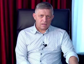 رئيس وزراء سلوفاكيا يهاجم معارضيه في أول ظهور منذ محاولة اغتياله