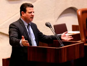 ردود فعل غاضبة على بدء إجراءات إسقاط عضوية نائب عربي بالكنيست