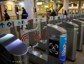 موسكو تبدأ تطبيق نظام "التعرف إلى الوجوه" في مترو الأنفاق