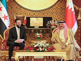 ملك البحرين يؤكد للشرع دعمه لرفع العقوبات عن سوريا