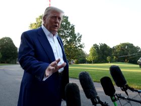 ترمب يصف CNN و MSNBC بـ"الحثالة" ويطالبهما بالاعتذار لطياري قاذفات B-2
