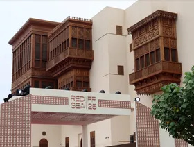 عروض أولى وجلسات حوارية لنادين لبكي وشون بيكر في اليوم الرابع من "البحر الأحمر"