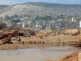 سيول ليبيا.. ناجون في درنة بين نقص المياه العذبة وخطر الألغام