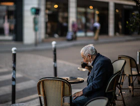 كيف يؤثر الكافيين على ضغط الدم؟
