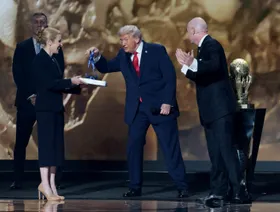 ترمب يخطف الأضواء في قرعة كأس العالم 2026.. وهذه هي مجموعات الدول العربية