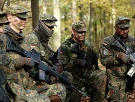 "جيش مشترك بلا مظلة أميركية".. الناتو يحذر من "أحلام أوروبية غير ممكنة"