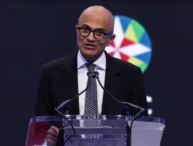 "المهمة مستمرة".. مايكروسوفت تضم ألتمان بعد إقالته من OpenAI