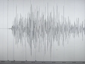 زلزال بقوة 7.4 يضرب إندونيسيا