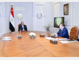 السيسي يوجه ببلورة مبادرات جديدة لجذب الاستثمارات إلى مصر