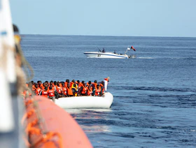 مأساة جديدة على سواحل ليبيا.. انتشال جثث 28 مهاجراً