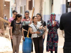 "رفعت عيني للسما".. عن التشبث بحافة الأحلام