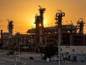 ترمب يثير الحيرة بتحول مفاجئ إزاء شراء الصين النفط الإيراني