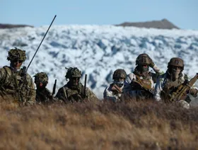 بريطانيا تدرس إرسال قوات إلى جرينلاند لتهدئة مخاوف ترمب الأمنية بشأن القطب الشمالي