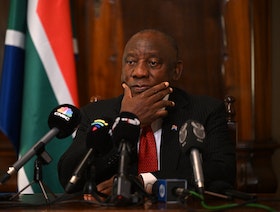 رئيس جنوب إفريقيا: مستقبلي متروك للحزب الحاكم