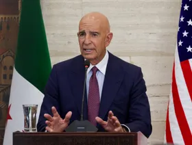 توم باراك: الحكومة السورية بقيادة الشرع "أعظم فرصة" للأكراد.. والشراكة مع "قسد" تغيرت