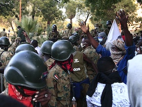 السودان.. المخابرات تحذر من "كارثة سياسية" تلوح في الآفق