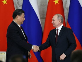 "شراكة بلا حدود".. تقرير أميركي يكشف حجم التعاون بين موسكو وبكين
