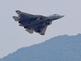 روسيا تعزز قدرات مقاتلة الجيل الخامس Su-57 بنسخة "مطورة"