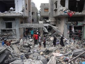 "مجزرة النصيرات" تلقي بظلالها على جهود التهدئة و"حماس" ترجئ ردها على مقترح بايدن