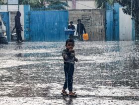 أمطار غزيرة وفيضانات محتملة.. الطقس السيئ يفاقم معاناة النازحين في غزة