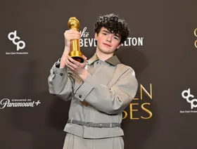 أوين كوبر أصغر فائز في تاريخ جولدن جلوب لفئة الممثل المساعد عن Adolescence