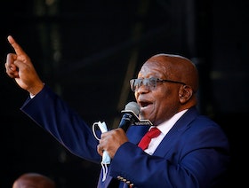 رئيس جنوب إفريقيا السابق جاكوب زوما يخضع لعملية جراحية 