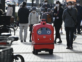 استعدادات لتوفير خدمات "روبوت التوصيل" في أنحاء اليابان