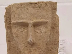 اليمن يستعيد قطعاً أثرية مهربة ويعيرها للمتحف البريطاني مؤقتاً