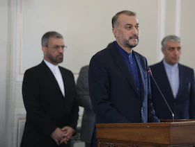 إيران تقرّ ببيع طائرات مسيرة إلى روسيا "قبل حرب أوكرانيا"