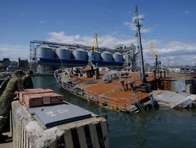 ميناء ماريوبل يعود للعمل.. وبوتين: مستعدون لتصدير الحبوب من أوكرانيا