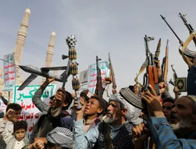 واشنطن تطالب بالإفراج الفوري عن موظفي بعثتها المحتجزين في اليمن