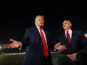 ترمب يهدد ماكرون بـ200% جمارك بسبب رفضه لمجلس السلام.. ويكرر: سنحصل على جرينلاند