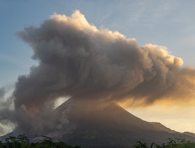 دراسة: فقاعات "البلازما البركانية" قد تُعطل الاتصالات العالمية
