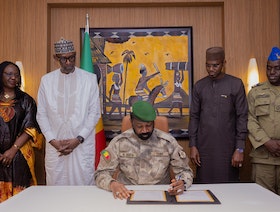 مالي وبوركينا فاسو والنيجر يوقعون اتفاقاً للدفاع المشترك