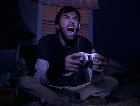 دراسة: ألعاب الفيديو تزيد اكتئاب الباحثين عن الهروب من الملل