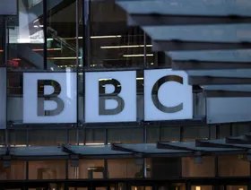 BBC تعتذر لترمب وترفض مطالب التعويض المالي