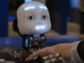 iCub 3.. روبوت يتيح الشعور بالأشياء عن بعد بواسطة نظارات VR