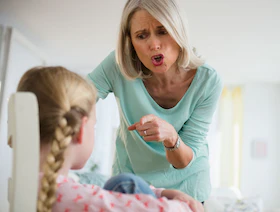 القسوة في تربية الأطفال تزيد من مخاطر إصابتهم بالأمراض في المراهقة