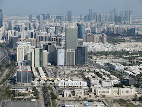 الإمارات تعيد سفيرها إلى إيران