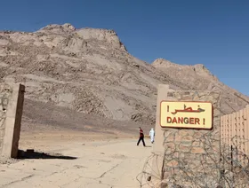 رغم مرور 6 عقود.. التجارب النووية الفرنسية في الجزائر حجر عثرة بين البلدين