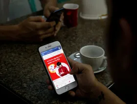 "فيسبوك" تتيح لمستخدميها مشاهدة مقاطع الفيديو "جماعياً"