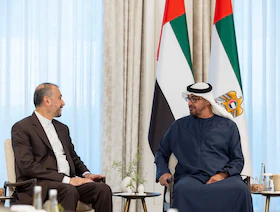 محمد بن زايد يلتقي وزير الخارجية الإيراني