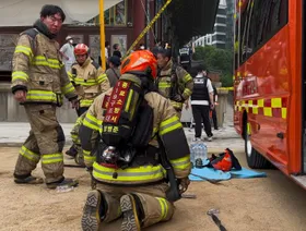 كوريا الجنوبية تسابق الزمن لاستعادة الخدمات بعد حريق بمركز بيانات