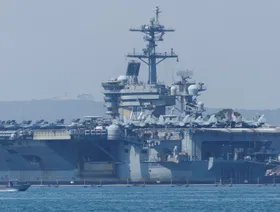 حاملة طائرات أميركية تصل المنطقة.. وإيران تحذر من "رد موجع": مستعدون للحرب