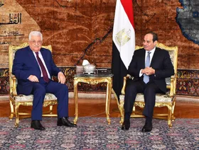 مصادر: عباس سيقترح على السيسي استضافة حوار فلسطيني بشأن ما بعد حرب غزة