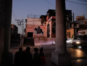استمرار انقطاع الكهرباء عن معظم أنحاء كوبا بعد انهيار الشبكة الوطنية