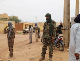 مالي.. تحالف للجماعات المسلحة ينسحب من محادثات "سلام الجزائر"