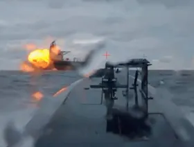 زوارق مسيرة أوكرانية تستهدف ناقلة نفط روسية في البحر الأسود