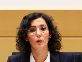 بلجيكا.. وزيرة الخارجية تنجو من "حجب الثقة" في قضية "تأشيرات الإيرانيين"